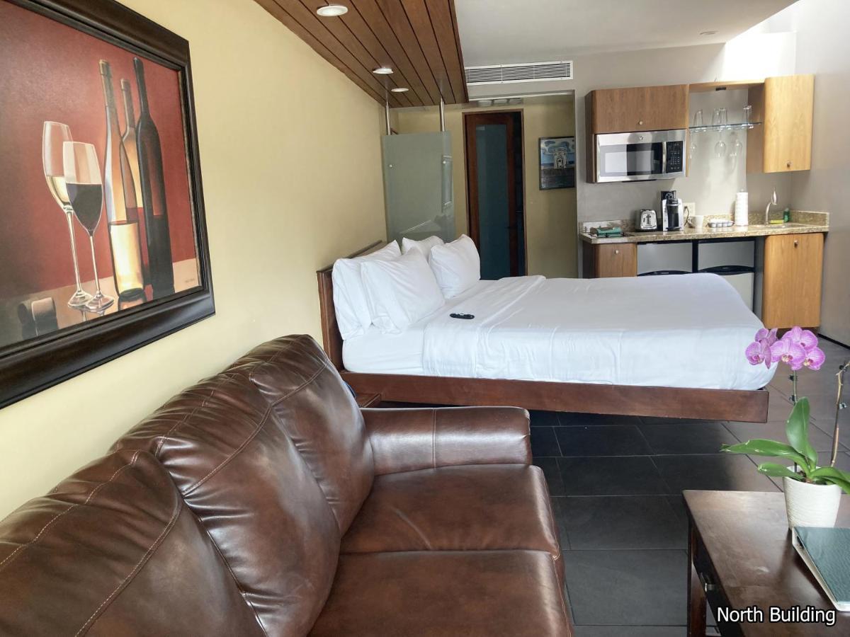 Deluxe King Room Futon [North Building]