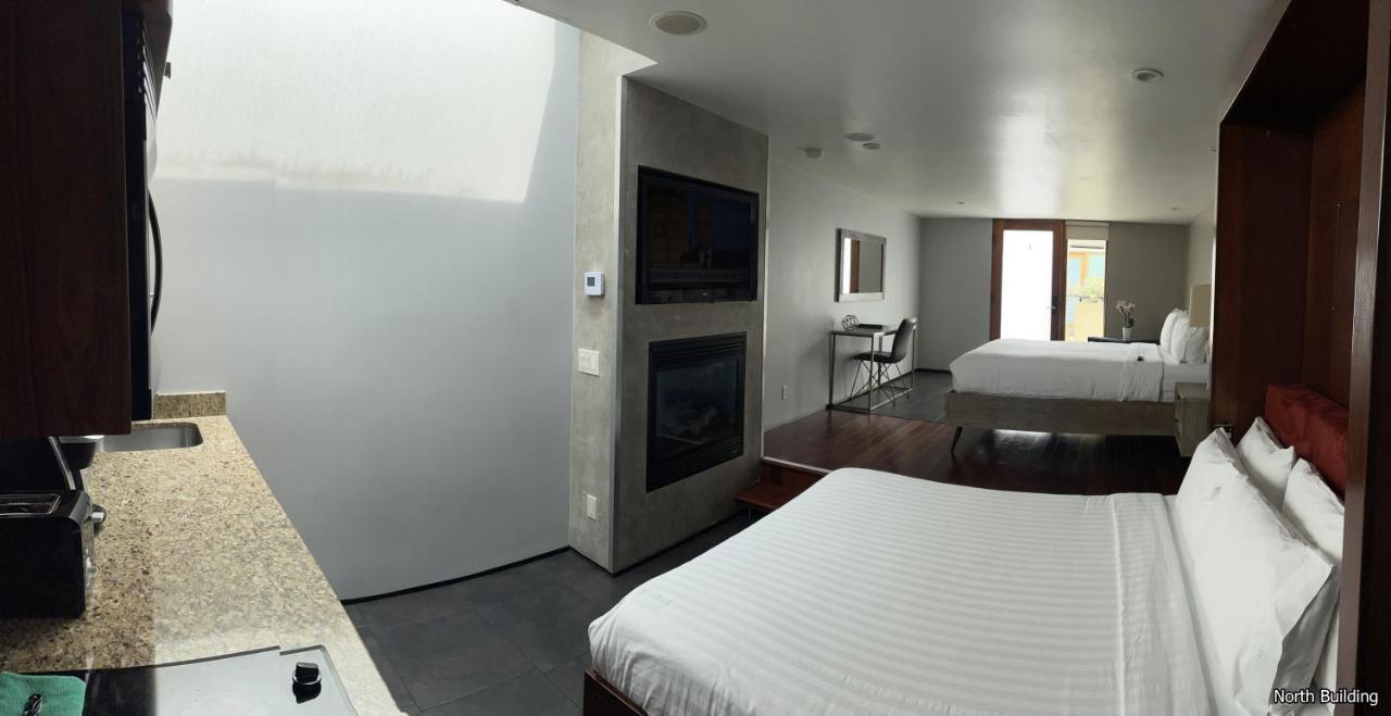 Deluxe Double Queen Room [North Building],1344599255:JPEG