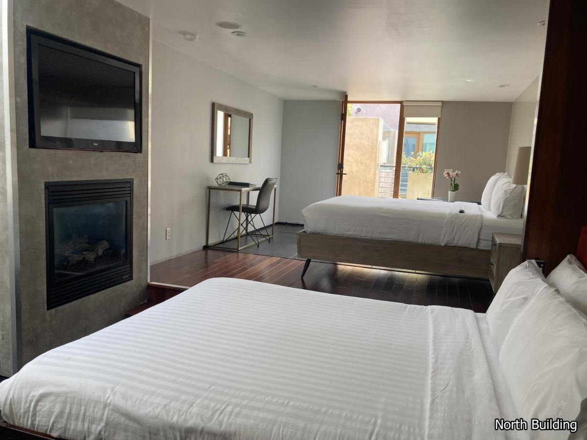 Deluxe Double Queen Room [North Building]