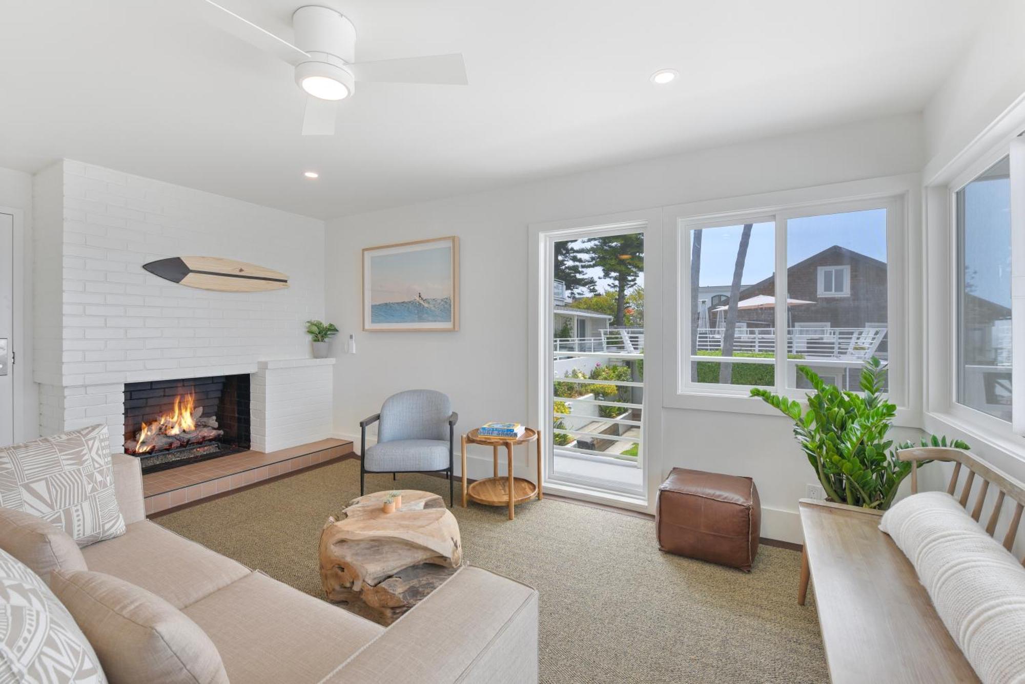 Peaceful Ocean Front One Bedroom Suite
