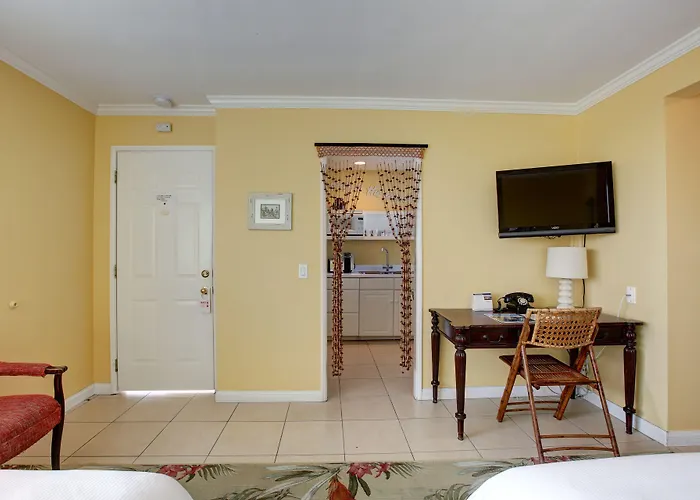 Laguna Beach HotelsTides